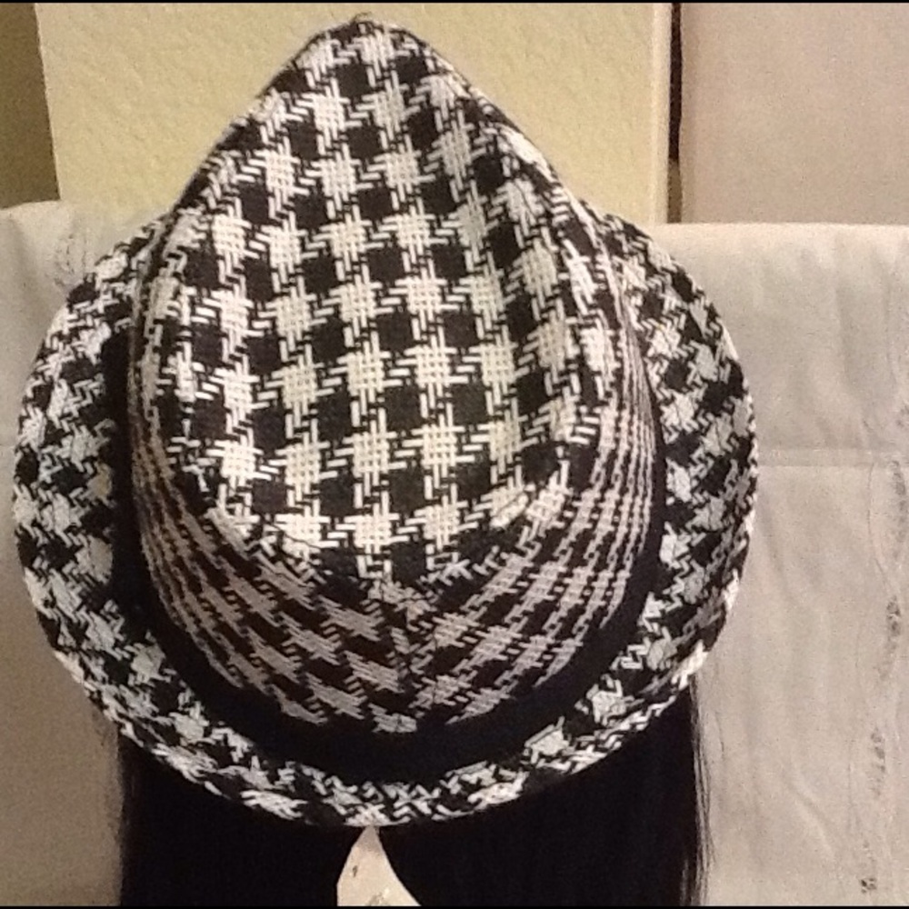 Hat - Picture 3 of 4
